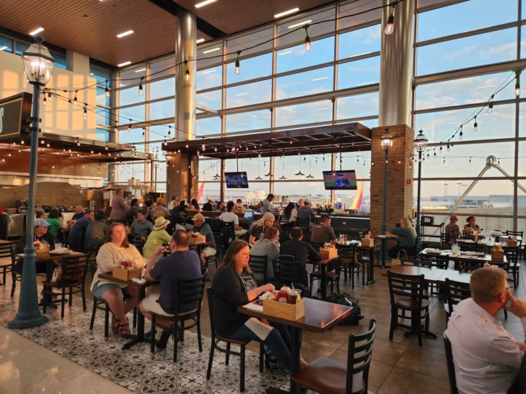 Nashville airport restaurants